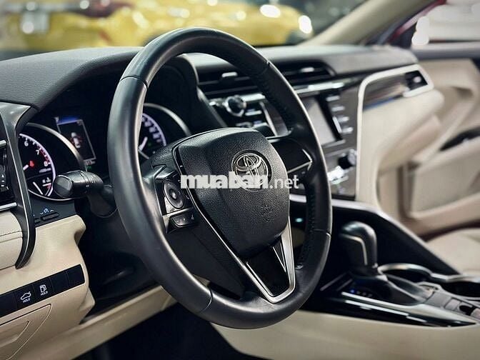 Toyota Camry 2019 2.0G - 20000 km