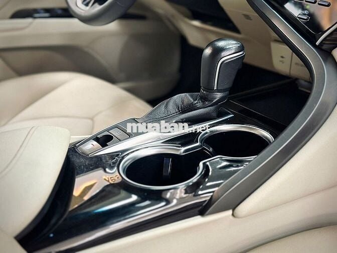 Toyota Camry 2019 2.0G - 20000 km