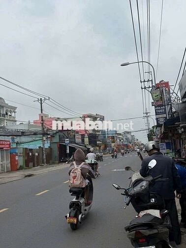 GIẢM NGÂY600TR NHÀ C4 MT VITRI ĐẸP SHR. GIÁ CHƯA TỚI 60TR GIÁPTÂN BÌNH