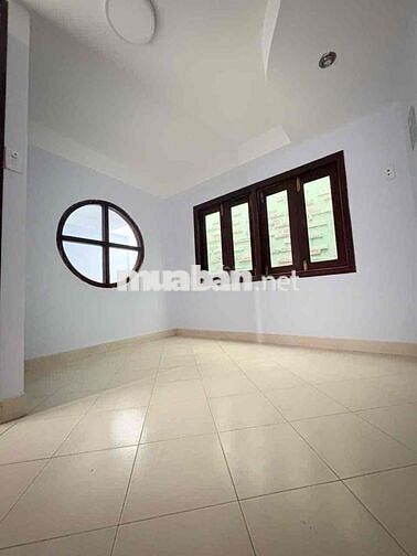 Cho thuê nhà mặt tiền đẹp đường Hoa Huệ, Phú Nhuận, chỉ 25 triệu/tháng