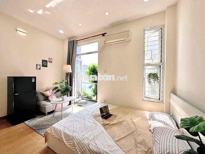 Phòng Cho Thuê Full Nội Thất Ban Công Tại Thiên Hộ Dương, Gần Q3, Q1