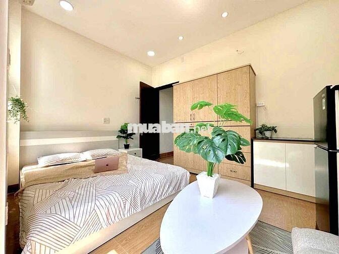 Phòng Cho Thuê Full Nội Thất Ban Công Tại Thiên Hộ Dương, Gần Q3, Q1