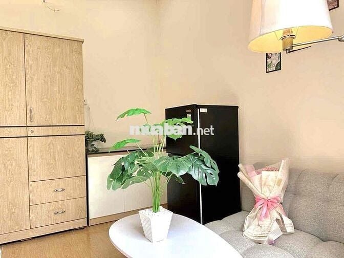 Phòng Cho Thuê Full Nội Thất Ban Công Tại Thiên Hộ Dương, Gần Q3, Q1