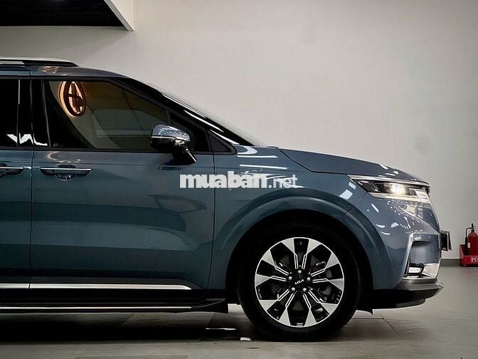 Kia Carnival Signature 2022- 20000 km