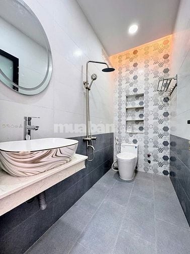 Kẹt tiền bán nhanh nhà Nguyễn Thị Nhỏ, Tân Bình. Gần SVĐ Phú Thọ