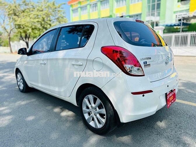 Hyundai i20 2013  1.4 AT -