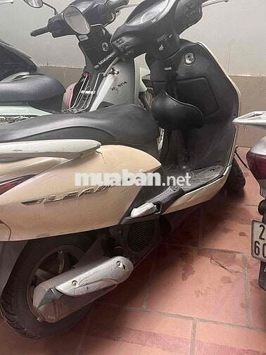 Honda Lead 2012 màu Kem