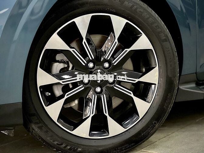 Kia Carnival Signature 2022- 20000 km