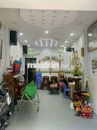 Bán gấp nhà 1 trệt 2 lầu, MT đường 18m  ngay KDL Văn Thánh