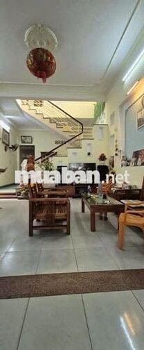 Bán nhà 2 tầng mặt tiền đường Nguyễn Xí - sát ngã tư Hồ Qúy Ly