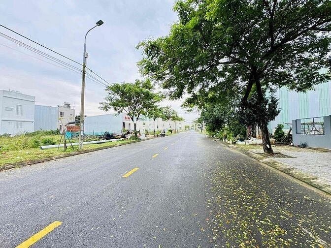 Chủ cần tiền bán nhanh lô đất đường Trương Minh Hùng 10m5