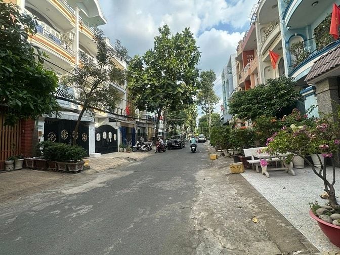 Bán nhà khu Tên Lửa, MT đường Số 24B, 8 x 20m, 3 tấm, 22 tỷ. gần Aeon