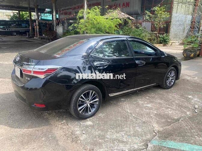 Toyota Corolla Altis 2018 2.0V rin đẹp fun đồ chơi