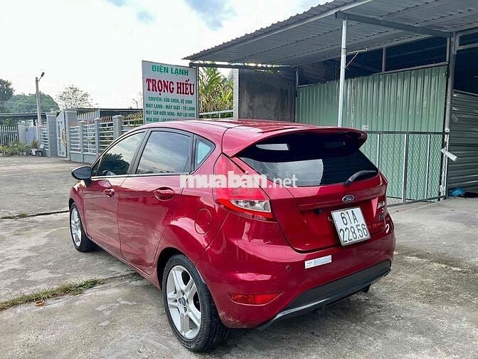 Ford Fiesta 2013 1.6 AT Hatchback - 107000 km