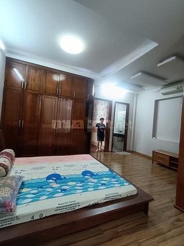 Bán nhà Văn Cao 50m2, có thang máy, vỉa hè, ô tô tránh. 17,3 tỷ