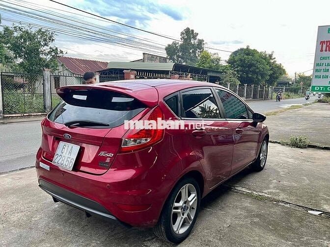 Ford Fiesta 2013 1.6 AT Hatchback - 107000 km