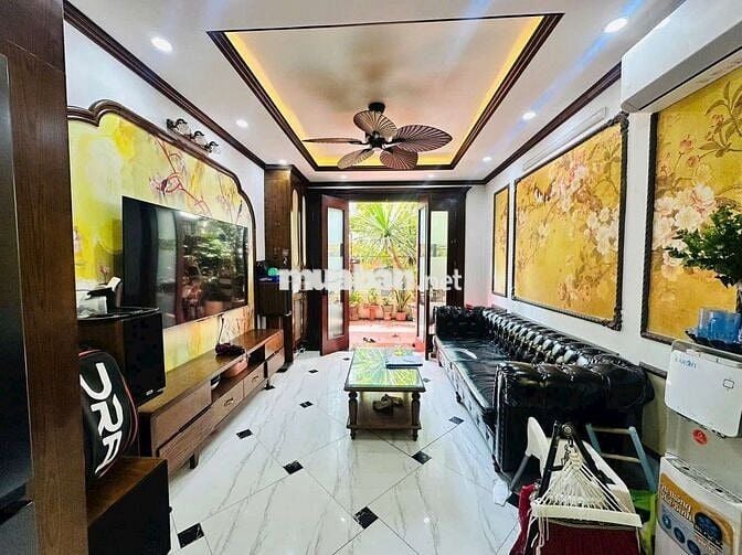 BÁN NHÀ 5 TẦNG CẠNH CHỢ ĐỒNG DINH – NGÕ THOÁNG – FULL NỘI THẤT CHÂU ÂU