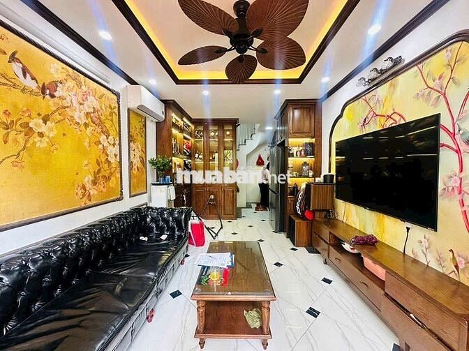 BÁN NHÀ 5 TẦNG CẠNH CHỢ ĐỒNG DINH – NGÕ THOÁNG – FULL NỘI THẤT CHÂU ÂU