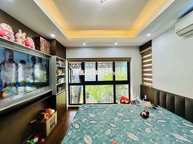 BÁN NHÀ 5 TẦNG CẠNH CHỢ ĐỒNG DINH – NGÕ THOÁNG – FULL NỘI THẤT CHÂU ÂU