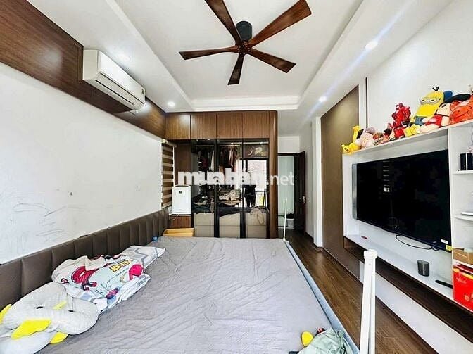 BÁN NHÀ 5 TẦNG CẠNH CHỢ ĐỒNG DINH – NGÕ THOÁNG – FULL NỘI THẤT CHÂU ÂU