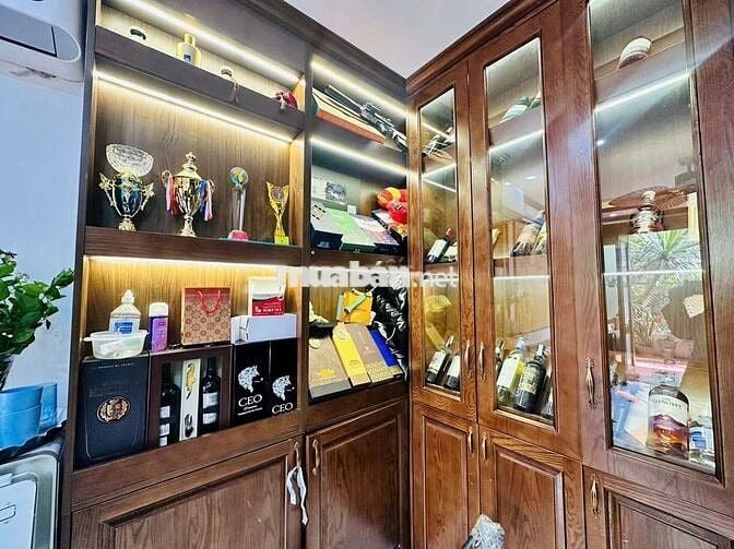 BÁN NHÀ 5 TẦNG CẠNH CHỢ ĐỒNG DINH – NGÕ THOÁNG – FULL NỘI THẤT CHÂU ÂU