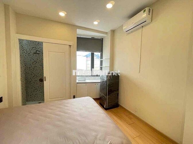 STUDIO FULL NỘI THẤT CÓ CỬA SỔ ĐÓN GIÓ