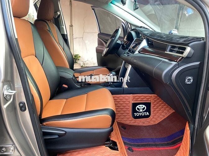 Innova 2.0G AT 2023 9706 km - có giảm KH thiện chí