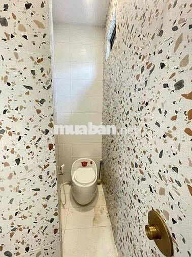 STUDIO FULL NỘI THẤT CÓ CỬA SỔ ĐÓN GIÓ