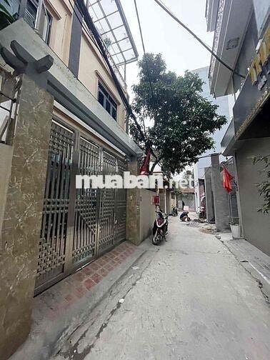 đất thổ cư . Nguyễn Văn cứ Long biên *** một mảnh