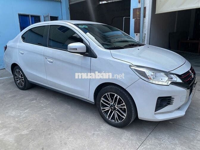 Mitsubishi Attrage 2024 Premium 1.2 CVT - 12000 km