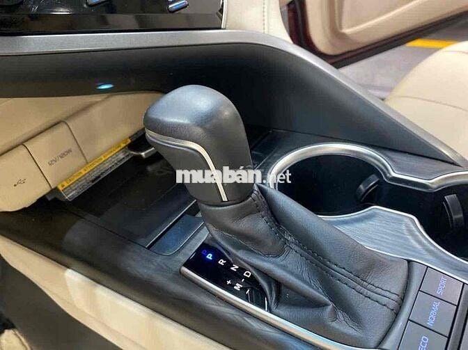 Toyota Camry 2022 2.0 Q 17000 km