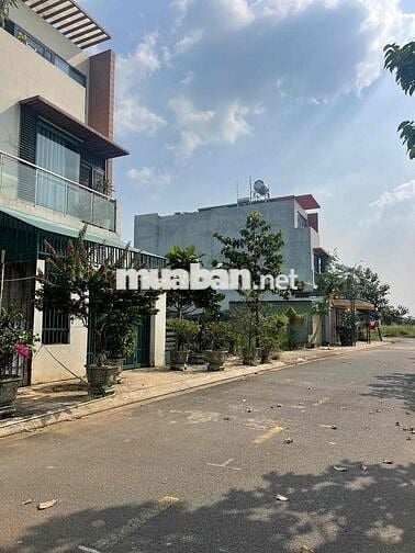 cần bán lô đất tại khu 4 khu đô thị long hưng city