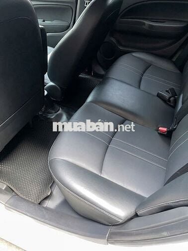 Mitsubishi Attrage 2024 Premium 1.2 CVT - 12000 km