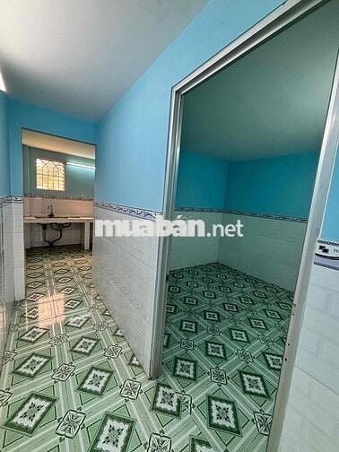 Nhà C4 Dĩ An ở ngay. DT: 57m2, sổ riêng, chỉ hơn 2 tỷ