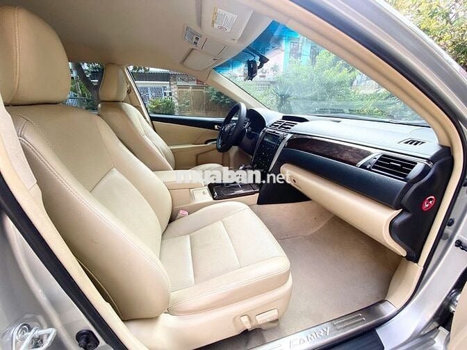 Toyota Camry 2.0E 2015 ĐK 2016 1 chủ BD full hãng