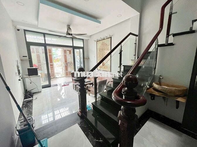 Nhà 1 Trệt 3 Lầu 4PN 4x16m Mặt Tiền Đường Số Phường Tân Phong