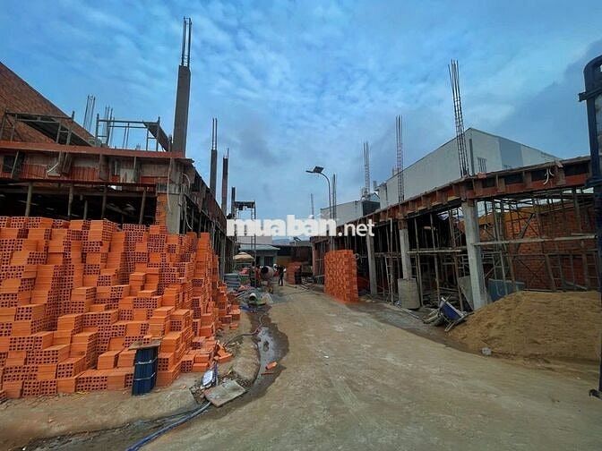 NHÀ PHỐ 3,5 TẤM GẦN TRUNG TÂM XE HƠI VÀO TẬN NHÀ , SHR, 50M2 , TT 15%