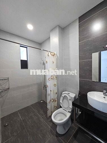 Nhà mặt tiền kdc h Bình Chánh free gym và hồ bơi. Hợp đồng pass còn 9T