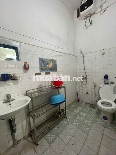 cho thuê phòng khép kín có ban công - phố Nguyên Hồng giá 2.9tr/tháng