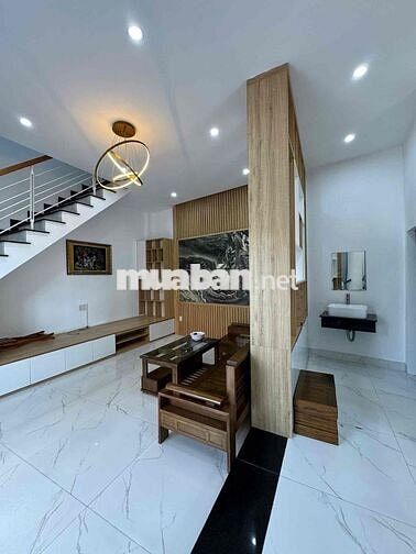 Nhà 3 Tầng Gần Bến Xe 2 Ô Tô Tránh Nhau-Nhà 2mk Nguyễn Mộng Tuân