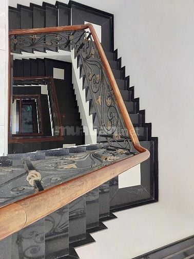 Biệt thự MT lô F đường Lê Thị Riêng 7x20m , 3 lầu + hầm, giá 30 triệu