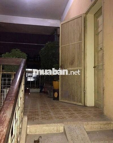 Cho thuê tập thể tầng 5 - Phố Chùa Bộc - 80m2 - 2 ngủ