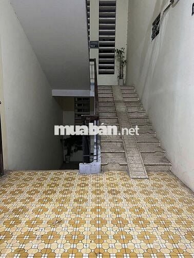 Cho thuê tập thể tầng 5 - Phố Chùa Bộc - 80m2 - 2 ngủ