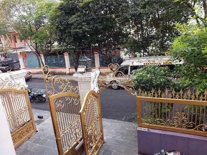 Biệt thự MT lô F đường Lê Thị Riêng 7x20m , 3 lầu + hầm, giá 30 triệu