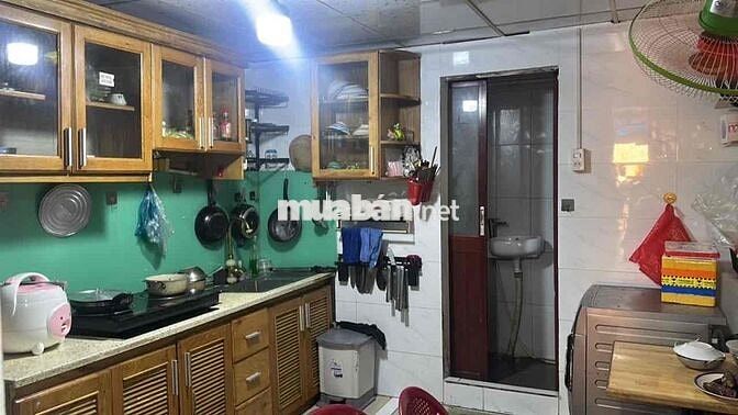 bán nhà trung tâm đang làm cho thuê xe máy moto xe điện Tuấn Tú