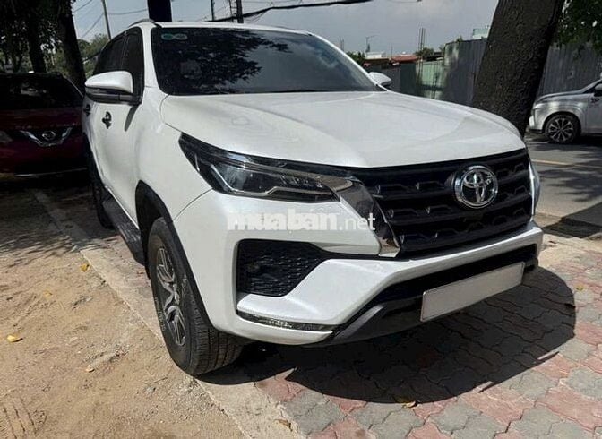 Toyota Fortuner 2022 Trắng AT Dầu