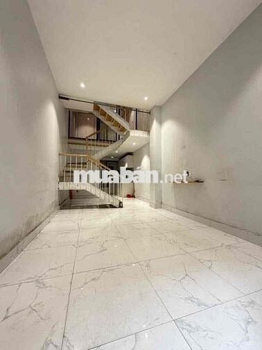 Bán nhà Ngọc Thuỵ 30m2 x3 tầng gần Khai Sơn giá nhỉnh 5,6 tỷ