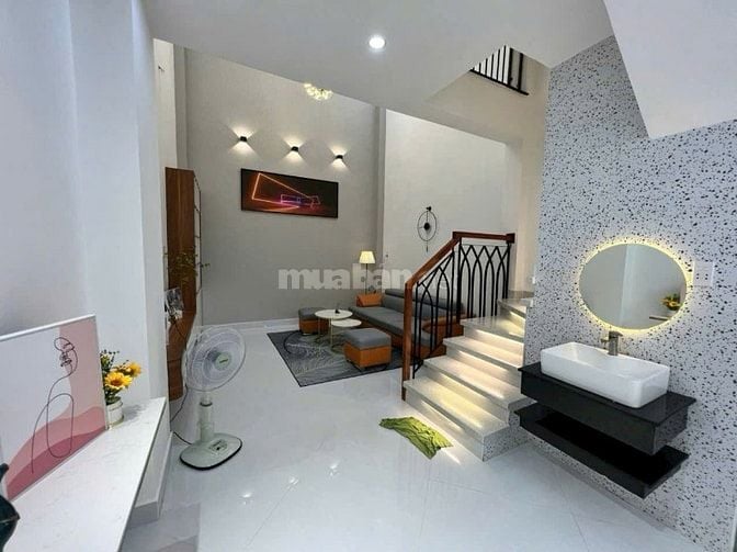 Hạ giá sâu ngay Tô Ngọc Vân TĐ 2TỶ1 65M2 đầy đủ tiện ích an ninh tốt