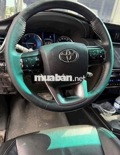 Toyota Fortuner 2022 Trắng