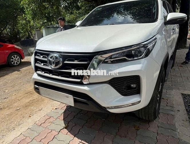 Toyota Fortuner 2022 Trắng